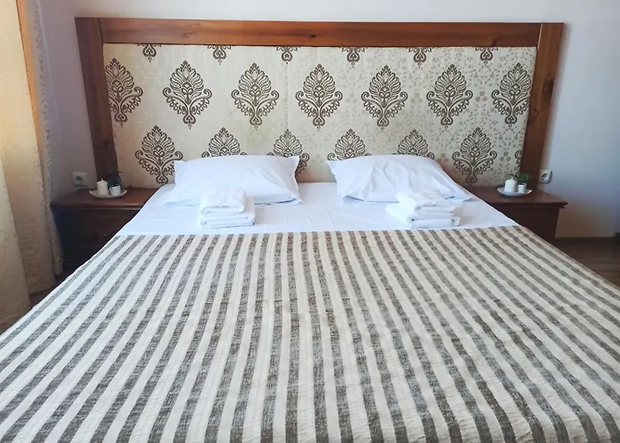 Sunrise View With Free And Bottle Of Wine In Cornelia Deluxe Residence, Free Parking *