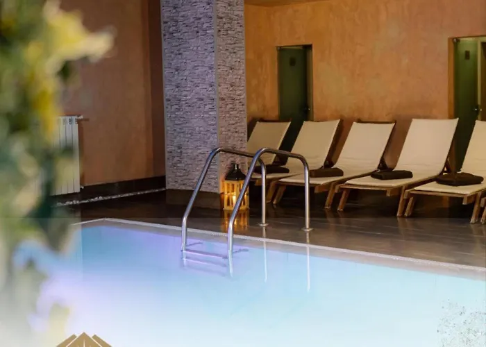 Sunrise View With Free And Bottle Of Wine In Cornelia Deluxe Residence, Free Parking Apartman