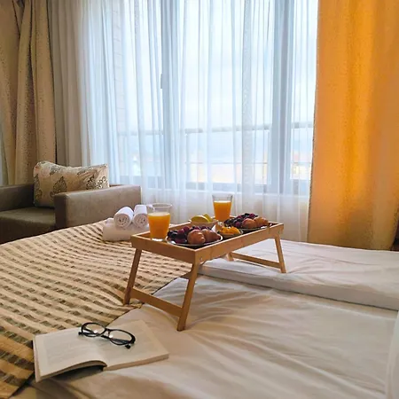 Appartement Sunrise View With Free And Bottle Of Wine In Cornelia Deluxe Residence, Free Parking *