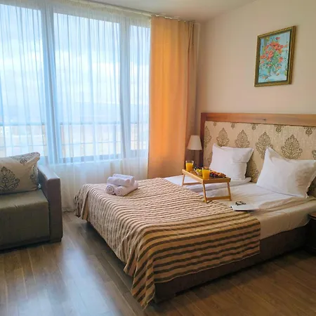 Sunrise View With Free In Cornelia Deluxe Residence, Free Parking Lägenhet *