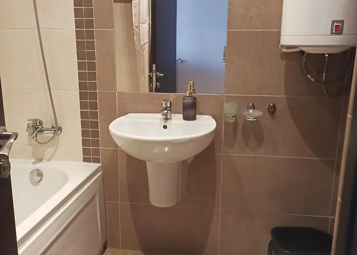 Sunrise View With Free And Bottle Of Wine In Cornelia Deluxe Residence, Free Parking Bansko